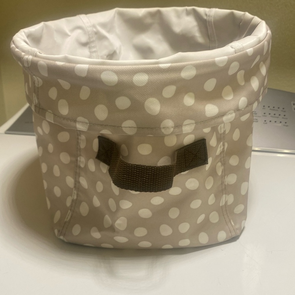 Thirty one small utility bin